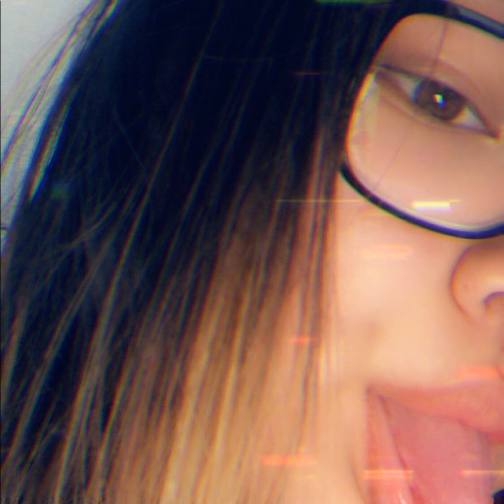 Meet your Posher, Selena